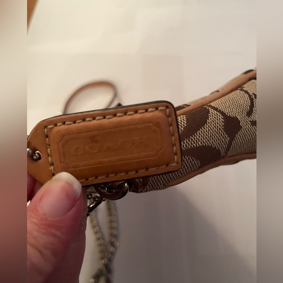 Vintage Coach wristlet with added unbranded chain to make it acrossbody - Picture 11 of 11